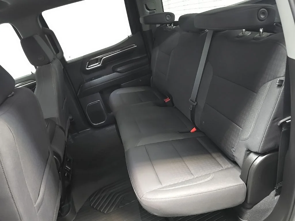 Used 2022 White Chevrolet RST image 31