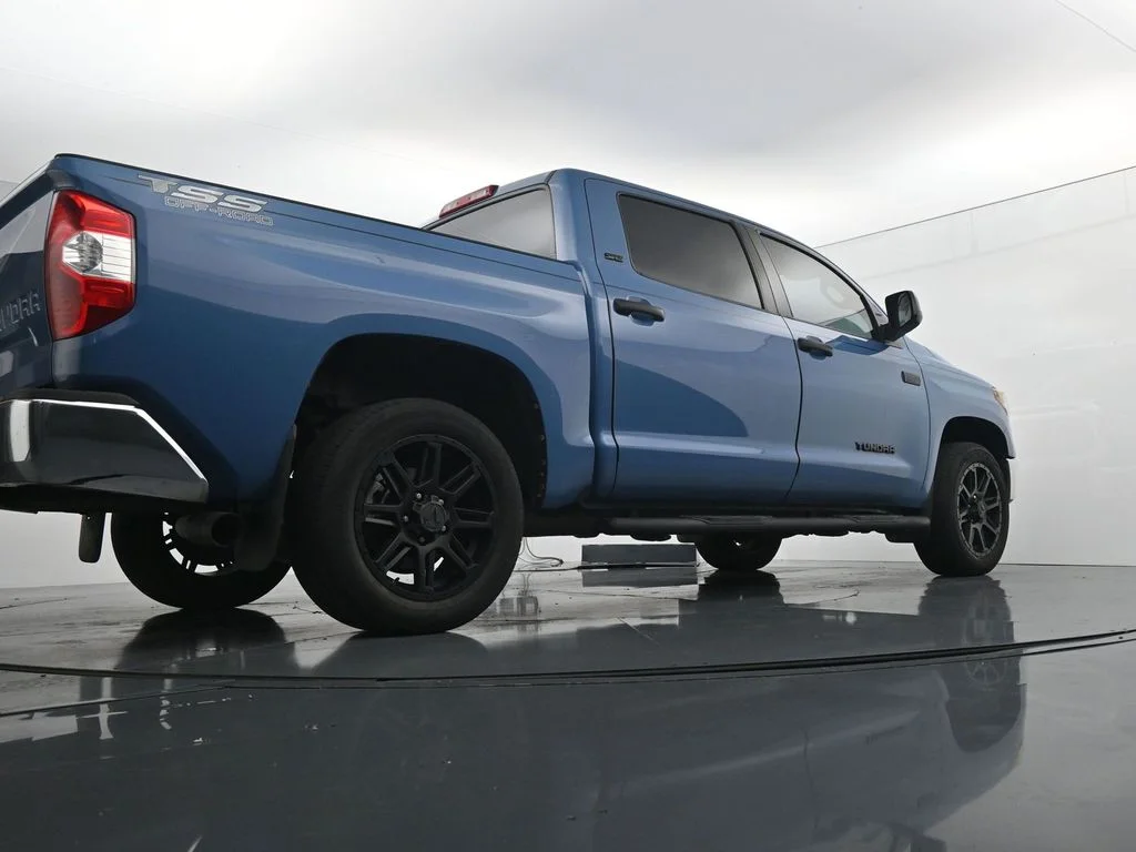 Used 2020 Blue Toyota SR5 image 36