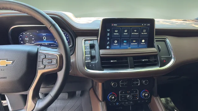 Used 2024 Iridescent Pearl Tricoat Chevrolet High Country image 11