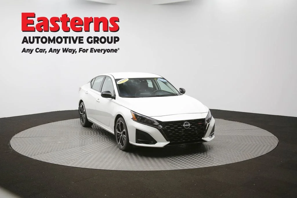 Used 2023 White Nissan 2.5 SR image 47
