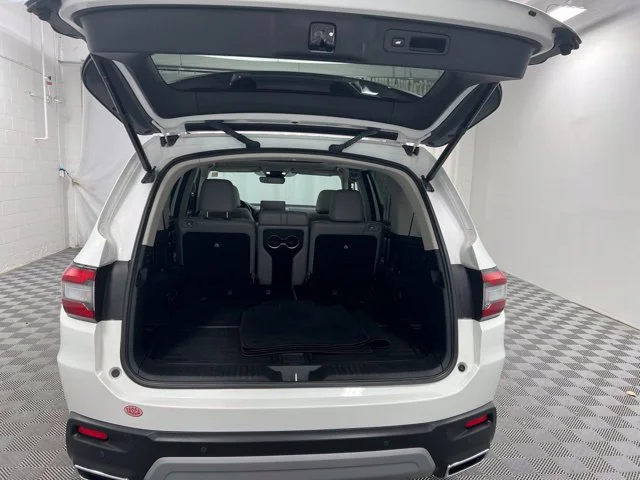 Used 2023 White Honda Touring image 8