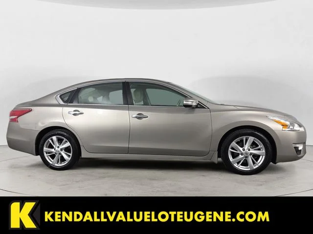Used 2013 Beige Nissan 2.5 SV image 4