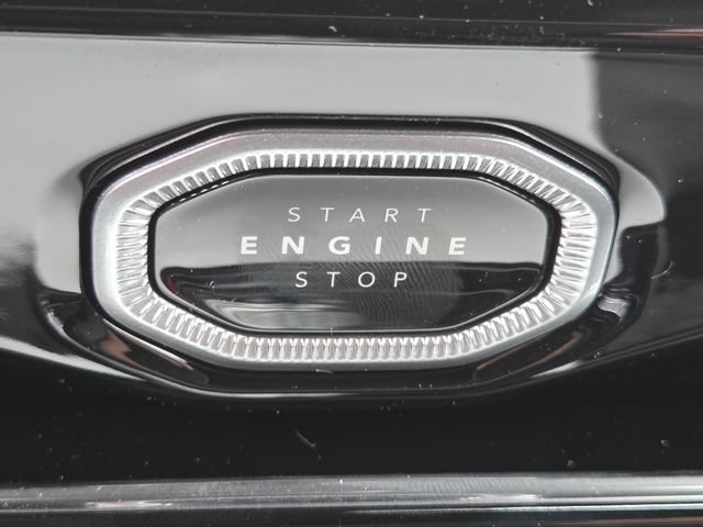 New 2026 Silver Zynith Exterior Paint Jeep 85th Anniversary Edition image 40