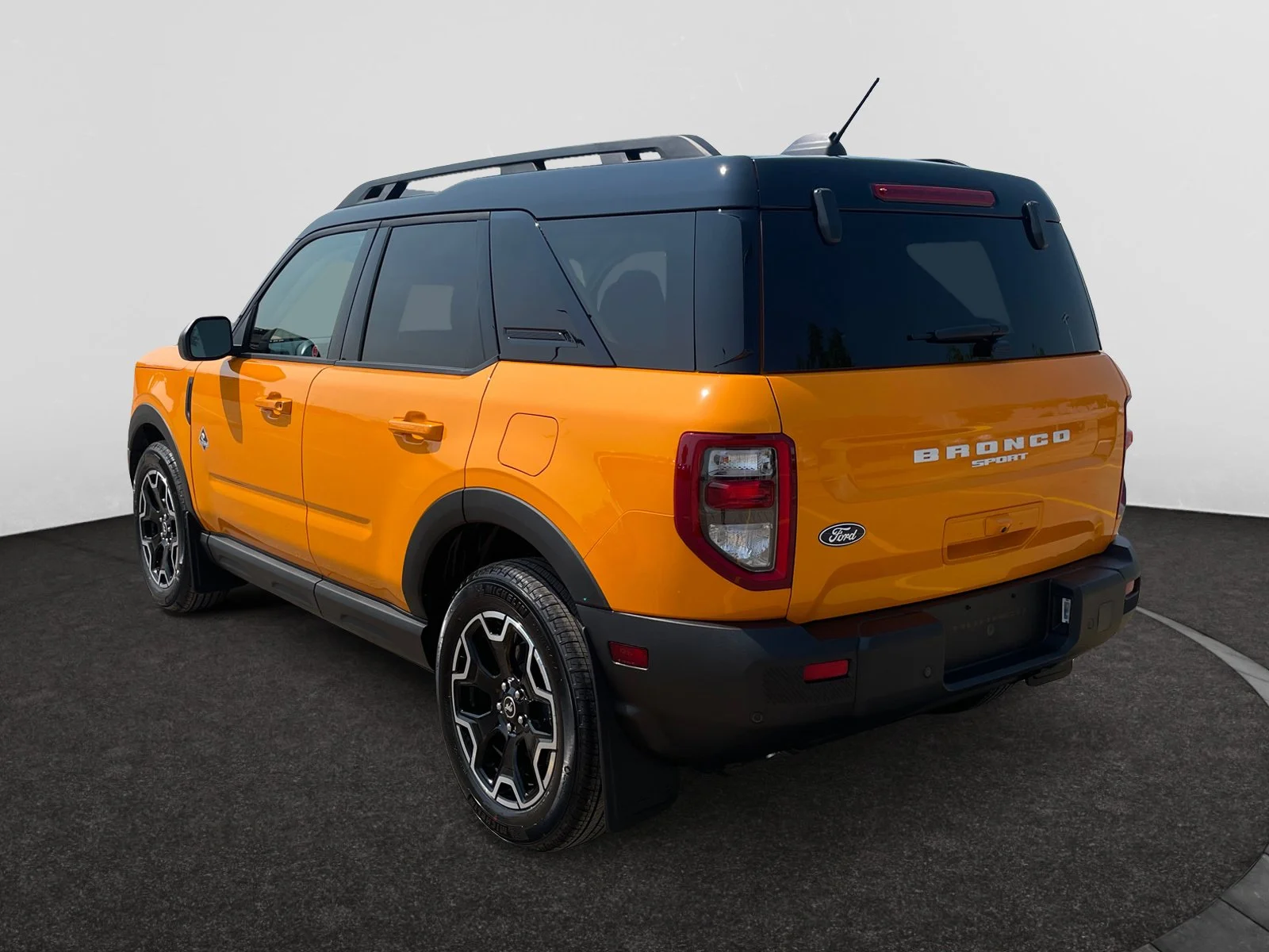New 2026 Orange Fury Metallic Tri-Coat Ford Outer Banks image 3