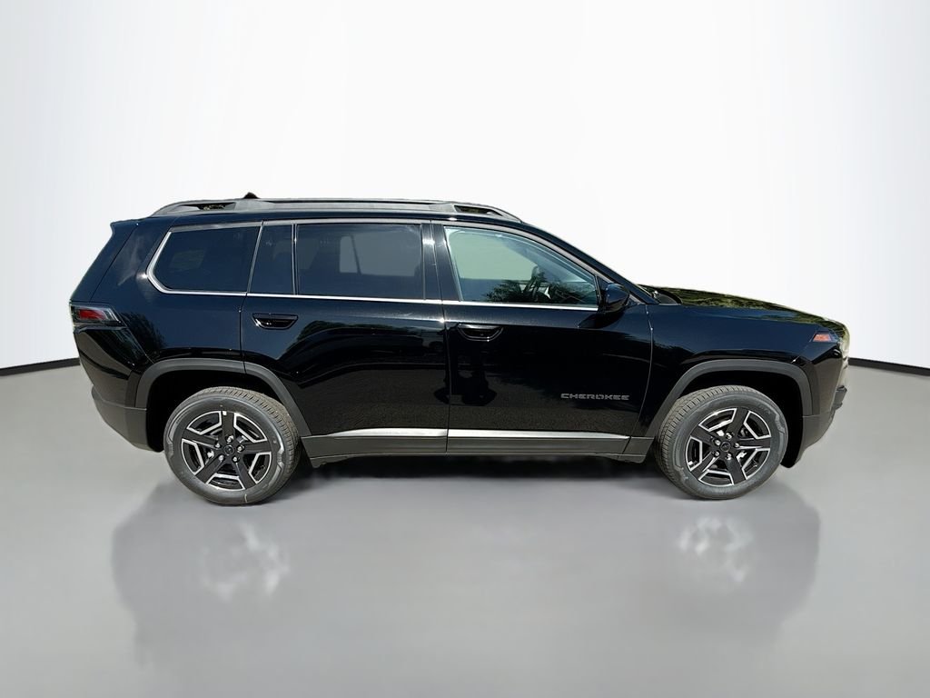 New 2026 Diamond Black Crystal Pearl-Coat Exterior Paint Jeep Laredo image 3