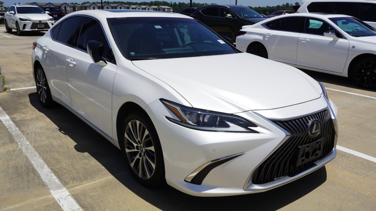 Certified Used 2021 White Lexus ES 350 image 3