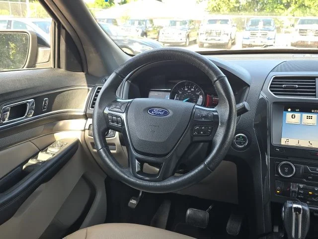 Used 2018 Gray Ford XLT image 39