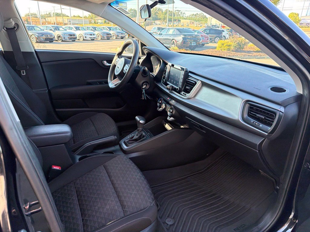 Used 2019 Black Kia S image 26