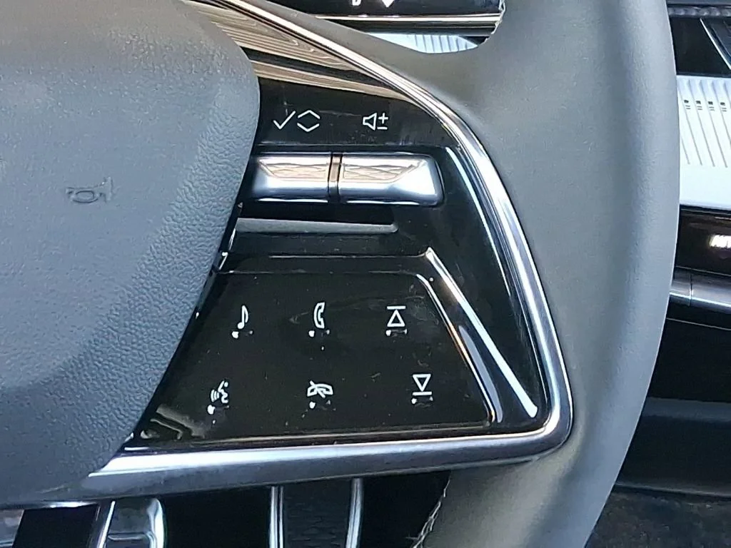 2026 Cadillac OPTIQ Sport - Photo 12