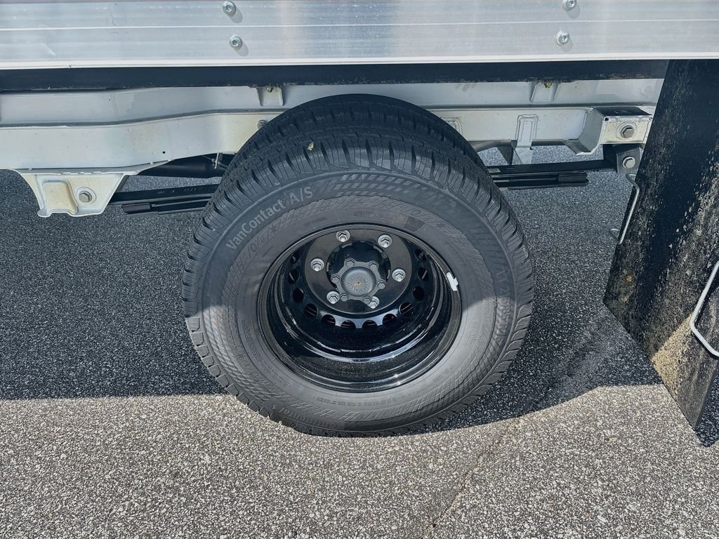 New 2026  Mercedes-Benz Knapheide Dry Box image 18