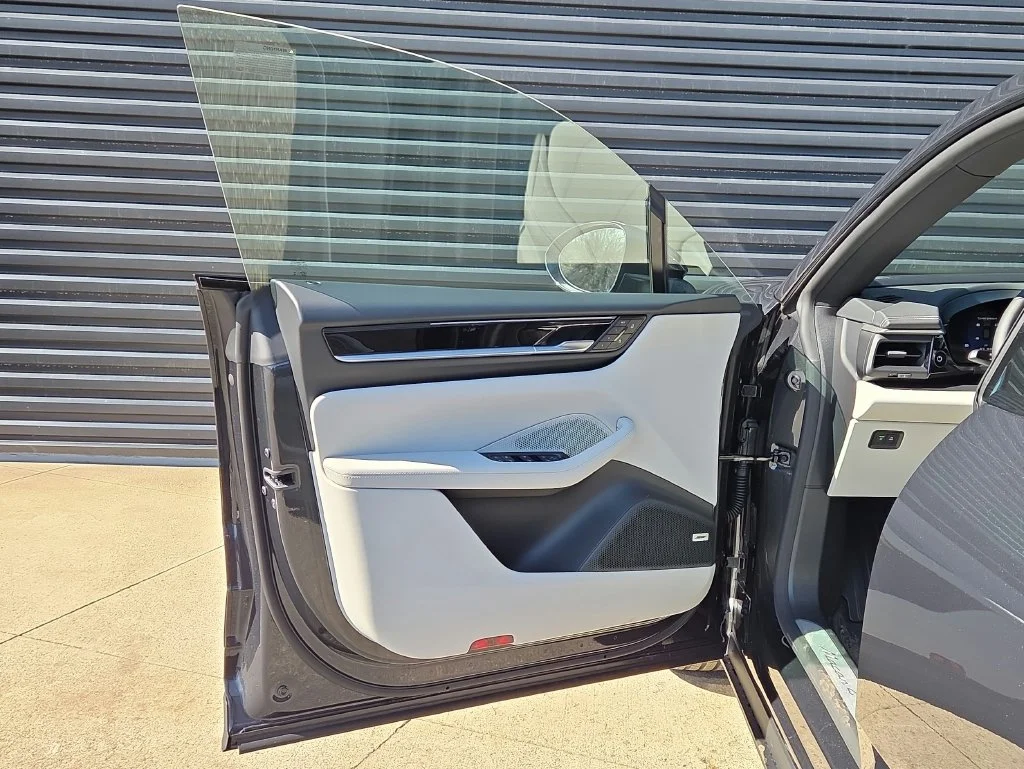 Certified Used 2026  Porsche 4 image 6