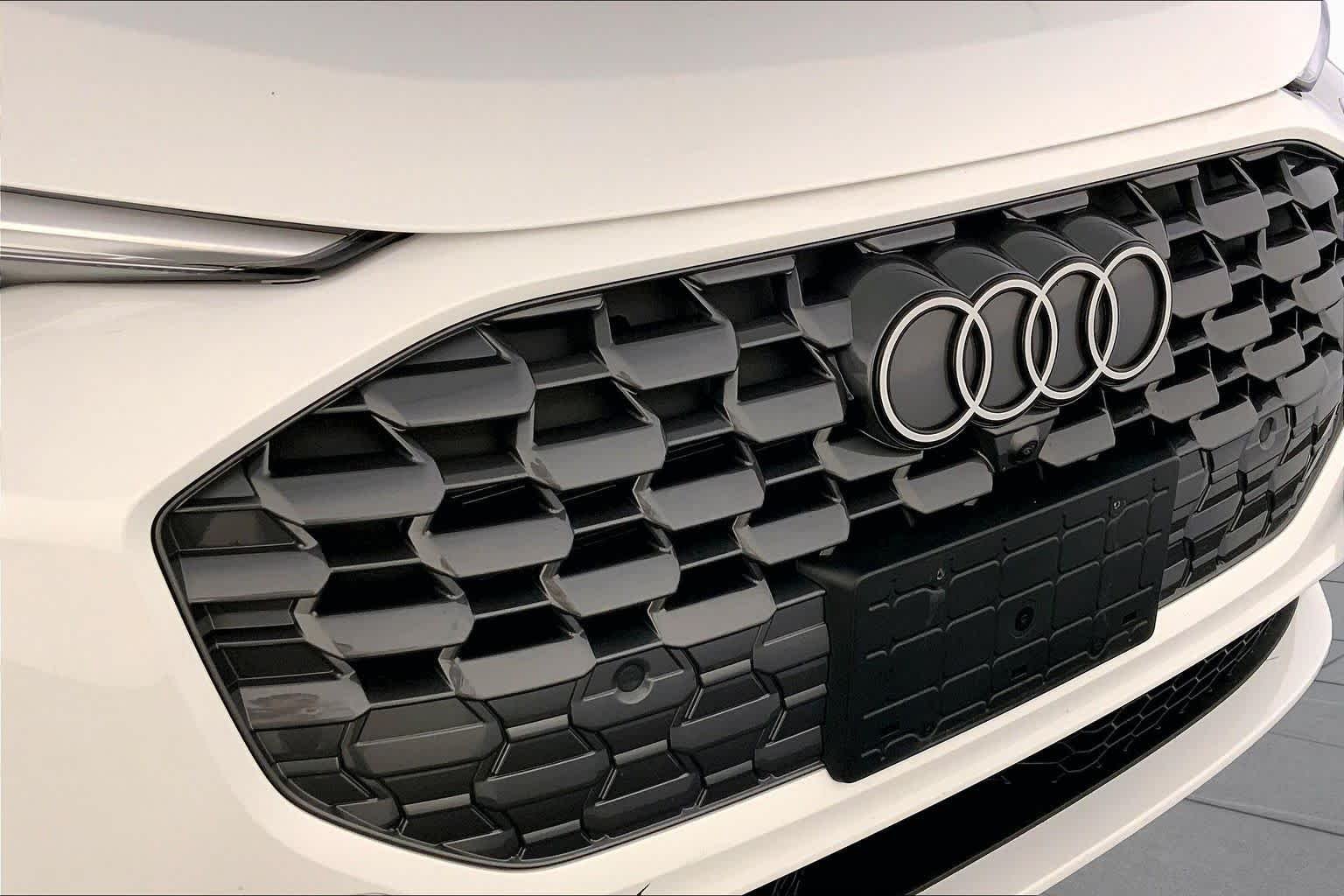 Used 2025 Glacier White Metallic Audi Premium image 32