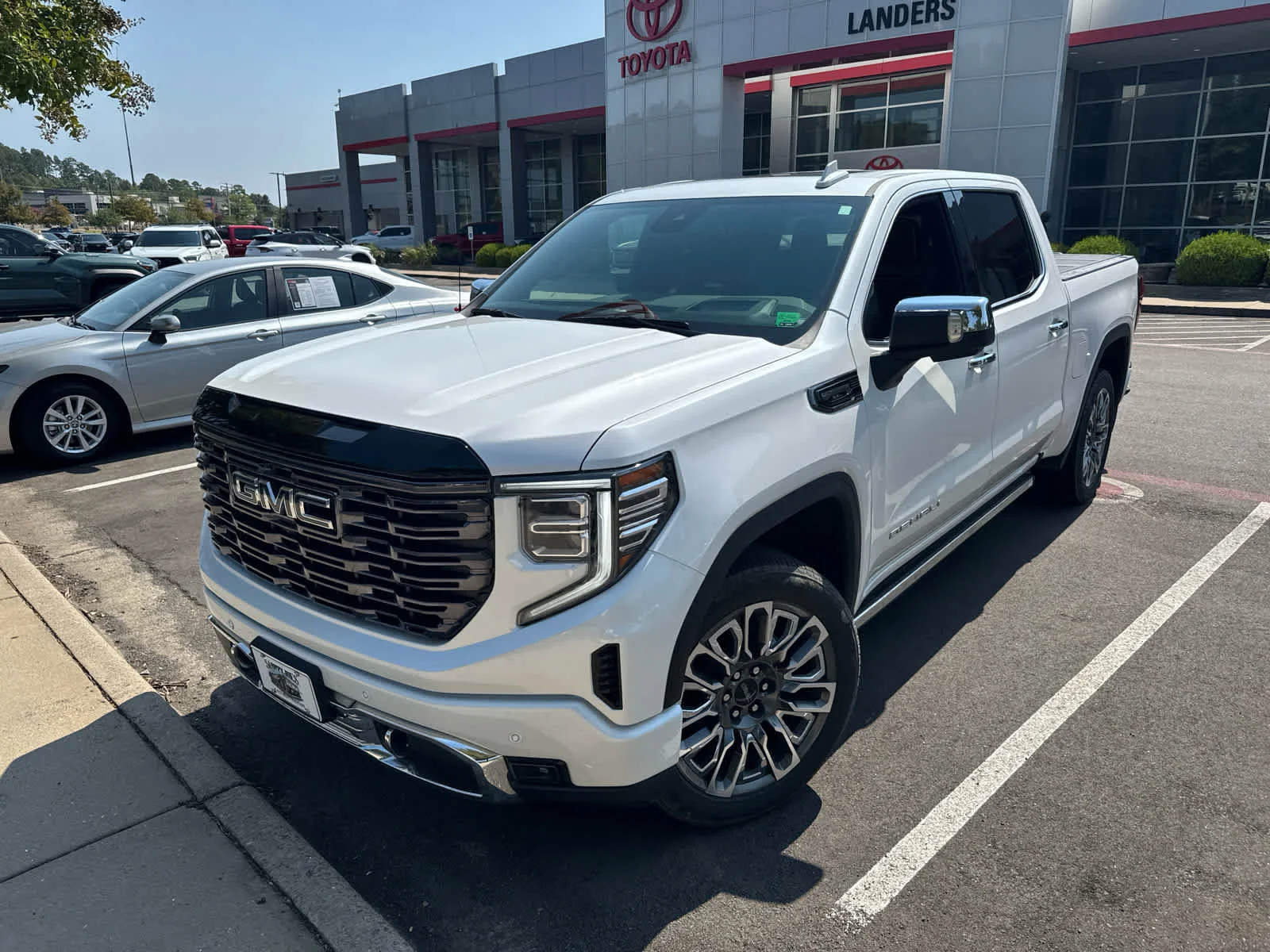 Used 2025 GMC Sierra 1500 Denali Ultimate with VIN 1GTUUHEL2SZ215014 for sale in Little Rock