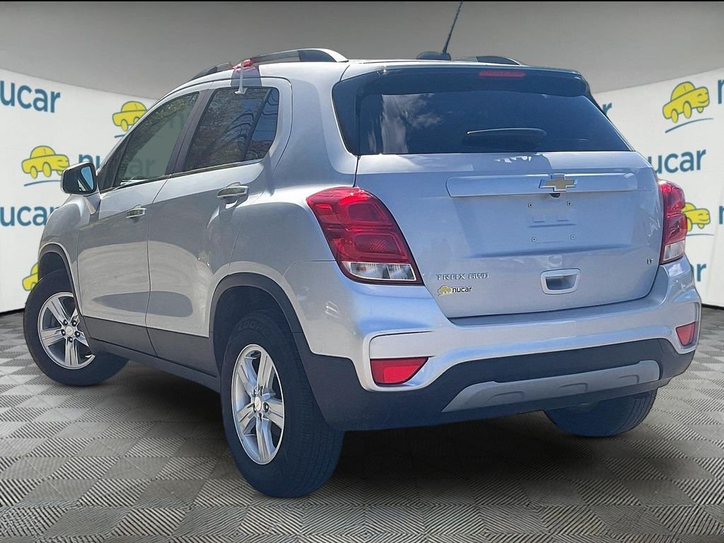 Used 2018 Silver Chevrolet LT image 4