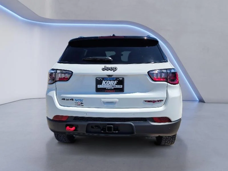 New 2026 Bright White Clear-Coat Exterior Paint Jeep Trailhawk image 13