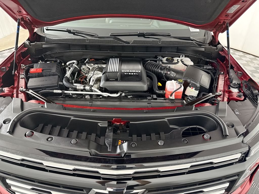 Used 2026 Red Chevrolet High Country image 32