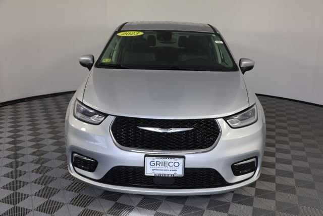 Used 2023 Silver Mist Clearcoat Chrysler Touring L image 3