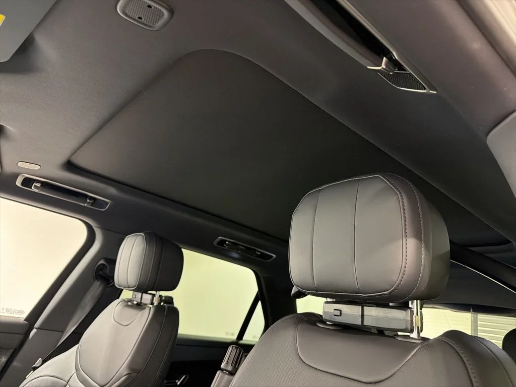 New 2026  Land Rover Dynamic SE image 19