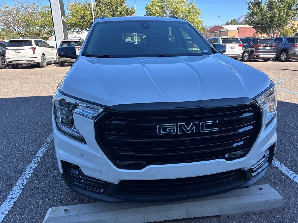 Used 2022 White GMC SLT image 6