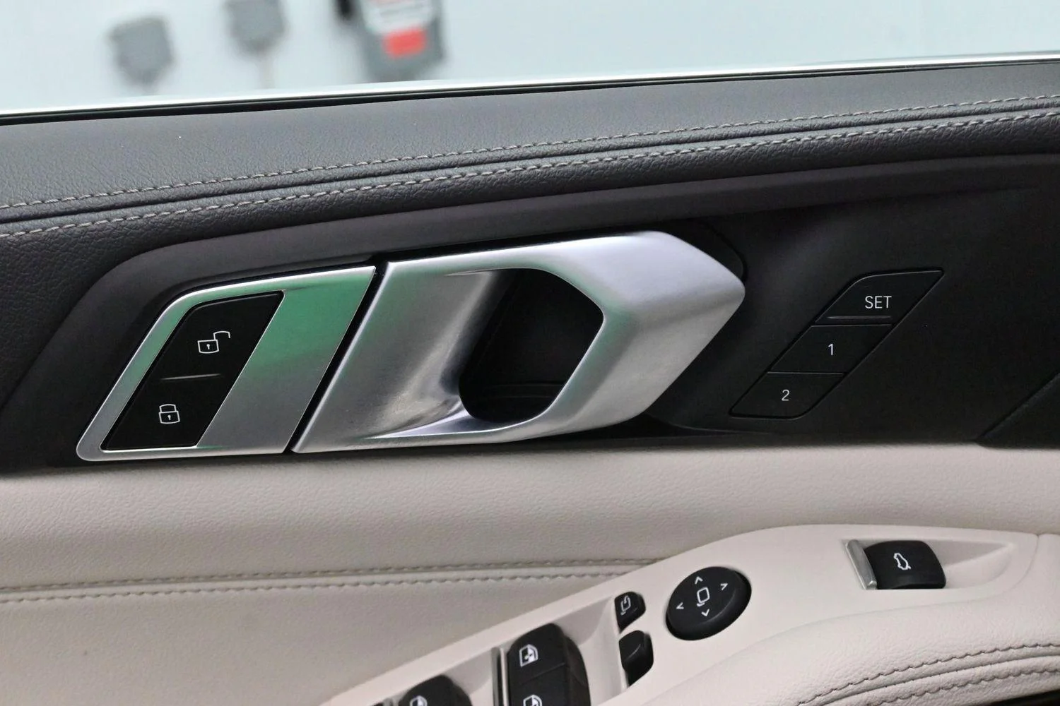 Used 2019 Arctic Gray Metallic BMW xDrive40i image 15