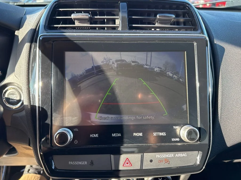 Used 2023 Silver Mitsubishi ES image 23