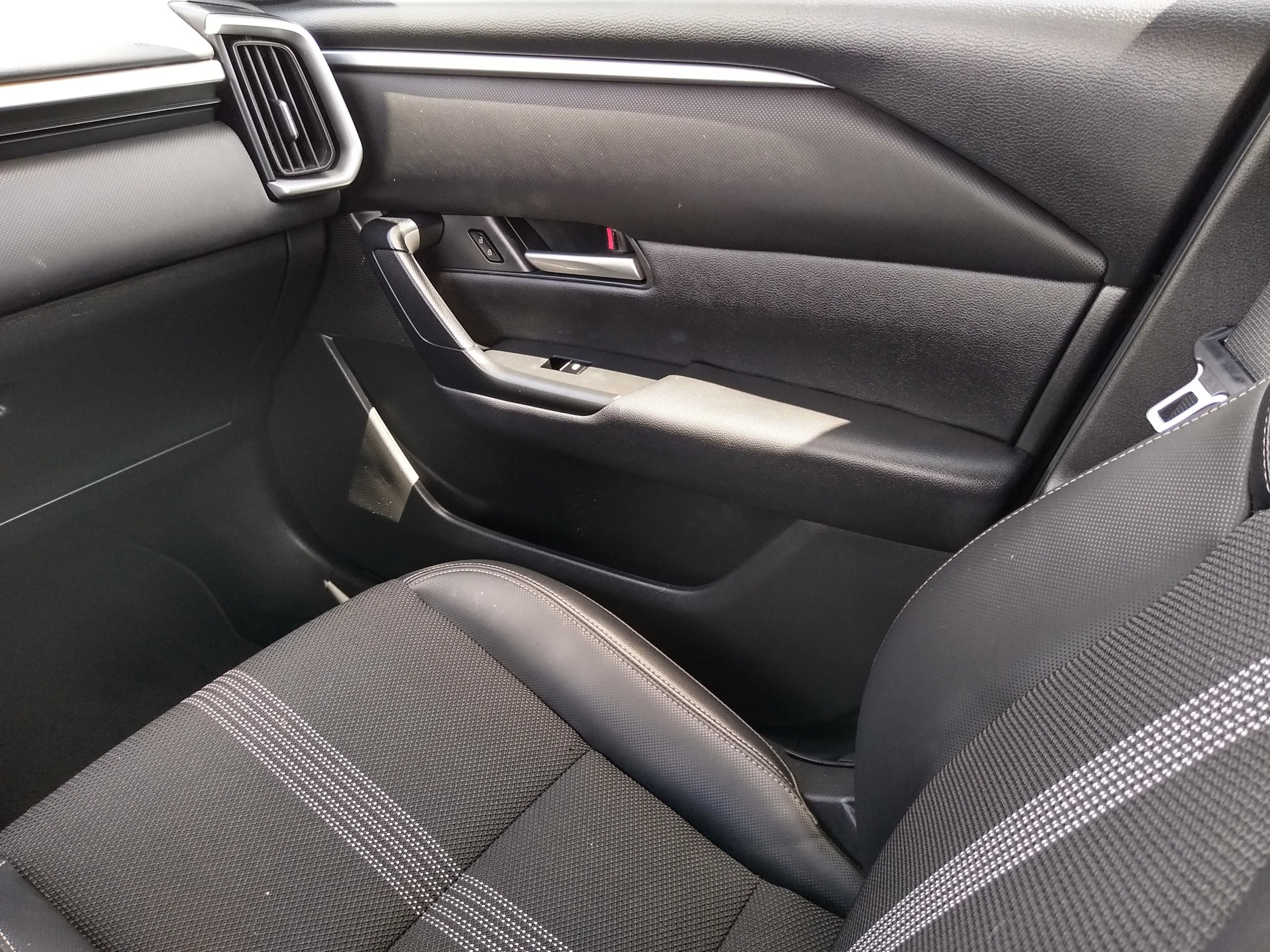 Used 2025 Ingot Blue Metallic Mazda 2.5 S Premium Package image 21