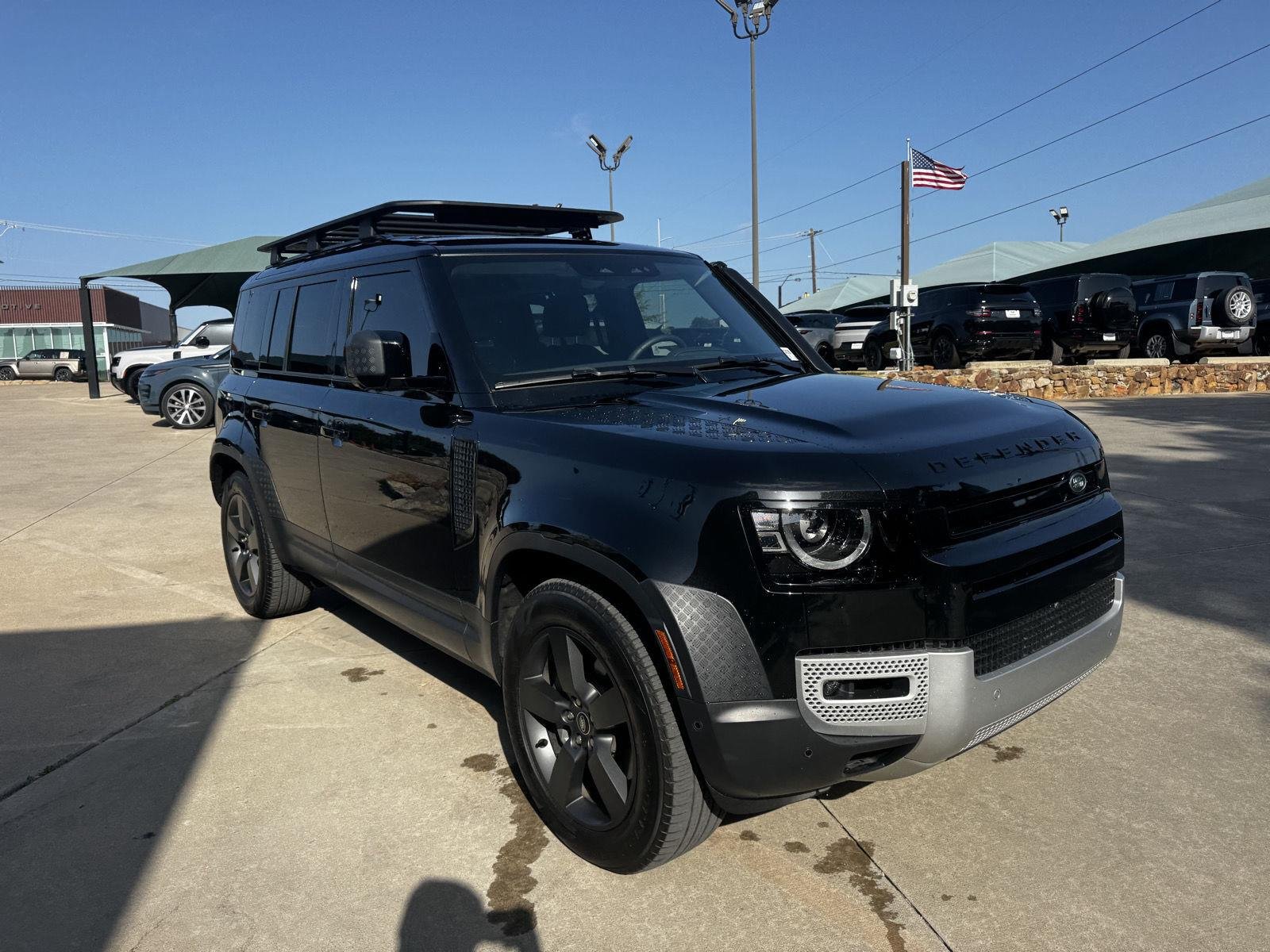 Used 2025 Santorini Black Metallic Land Rover S image 12