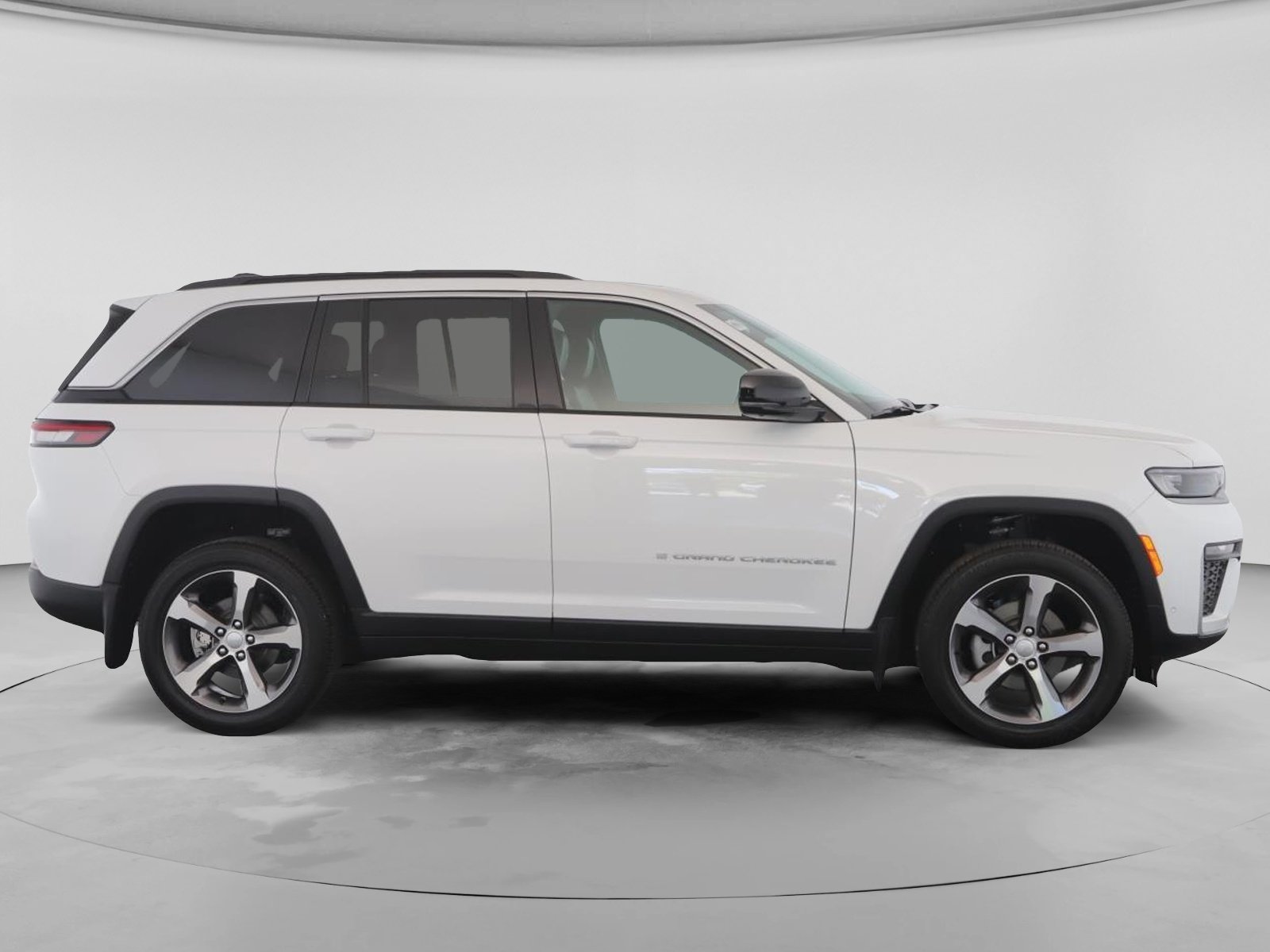 New 2026 Bright White Clear-Coat Exterior Paint Jeep Limited image 20
