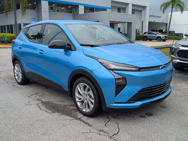 2027 Chevrolet Bolt EV LT Auto's photo