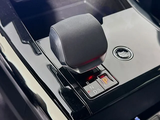 Used 2025 Black Land Rover S image 19