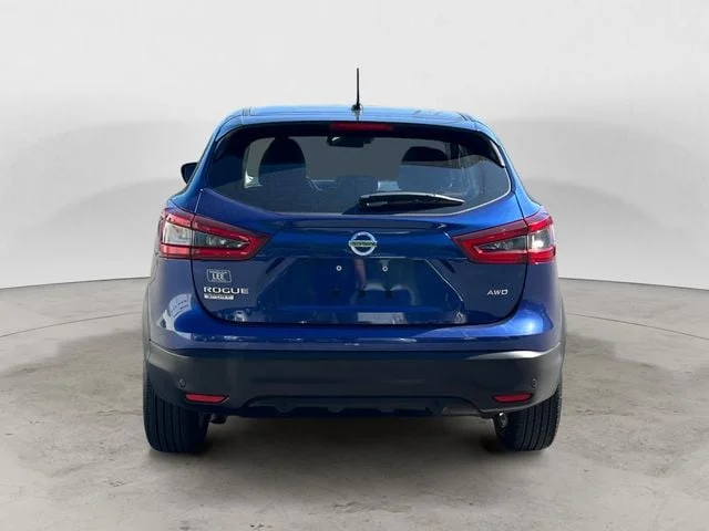Used 2021 Caspian Blue Metallic Nissan S image 4