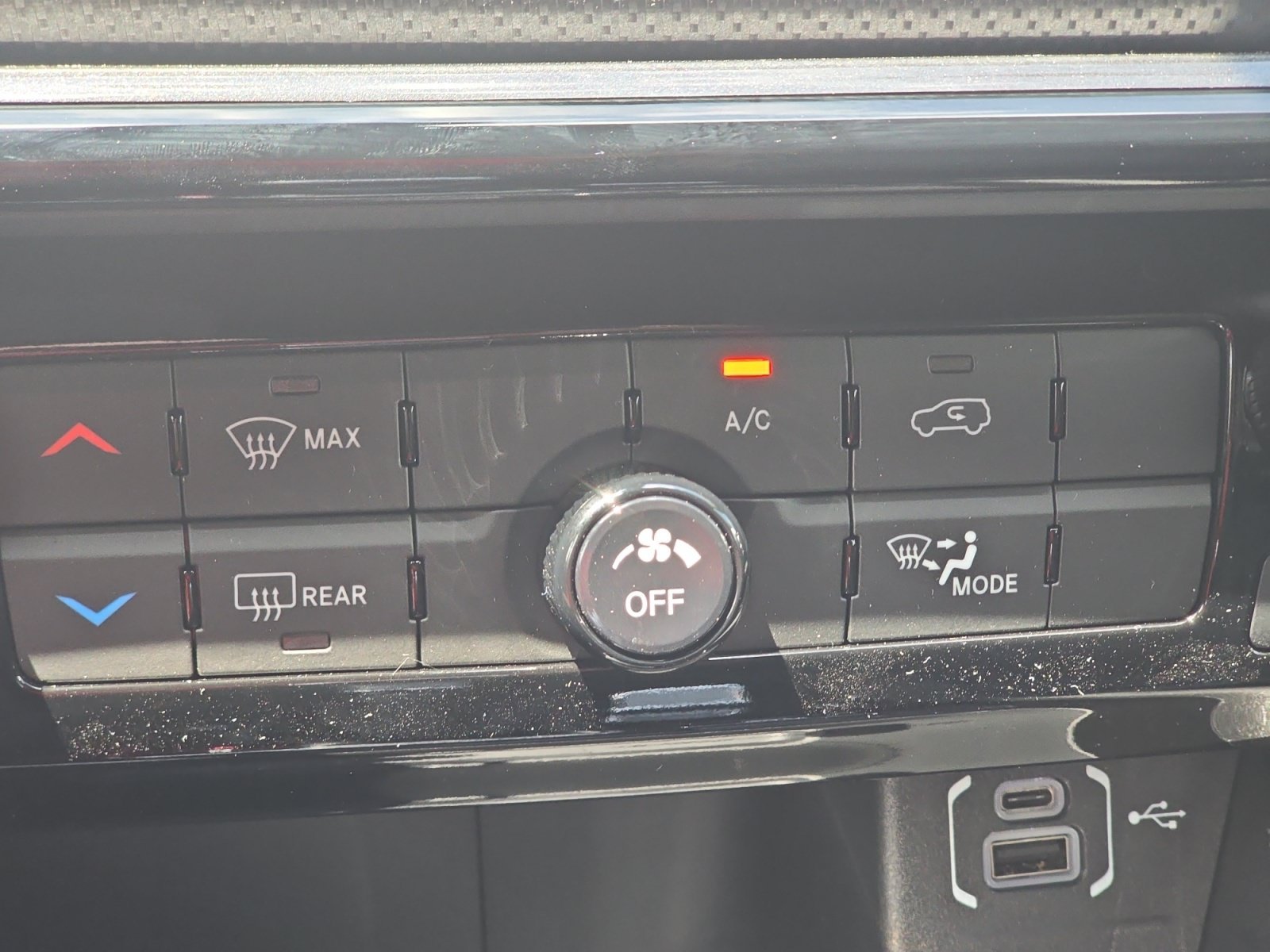 New 2026 Fathom Blue Pearl Coat Jeep Latitude Altitude image 17
