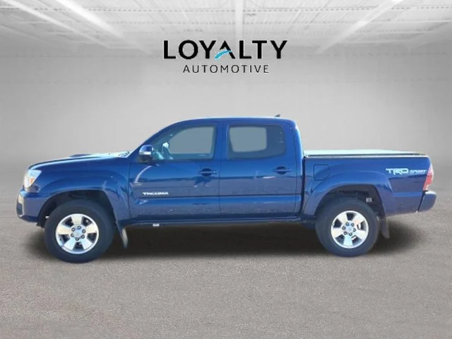 Used 2015 Blue Toyota PreRunner image 2