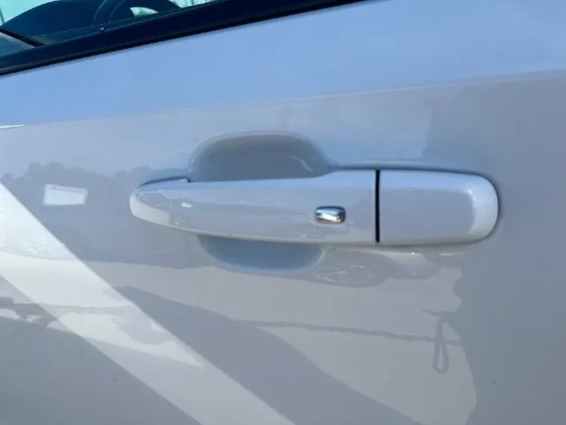 Used 2024 White GMC SLT image 59