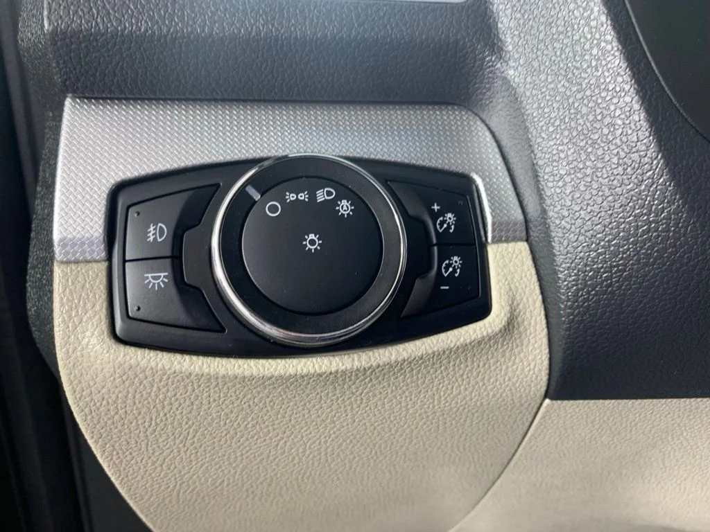 Used 2015 Gray Ford XLT image 12