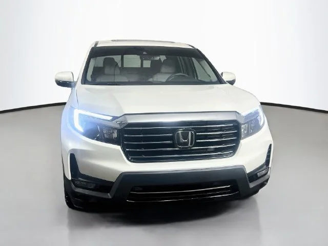 Certified Used 2022 Platinum White Pearl Honda AWD RTL-E image 2