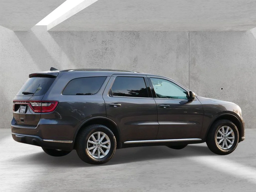 Used 2015 Gray Dodge SXT image 3