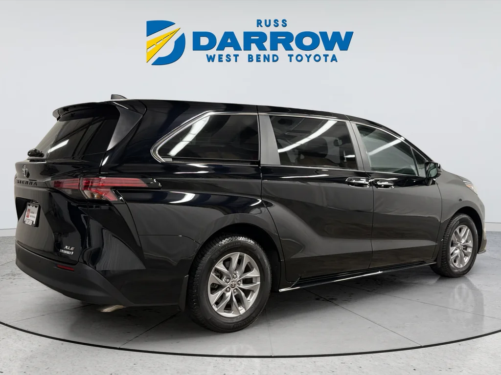 Used 2022 Black Toyota XLE image 5
