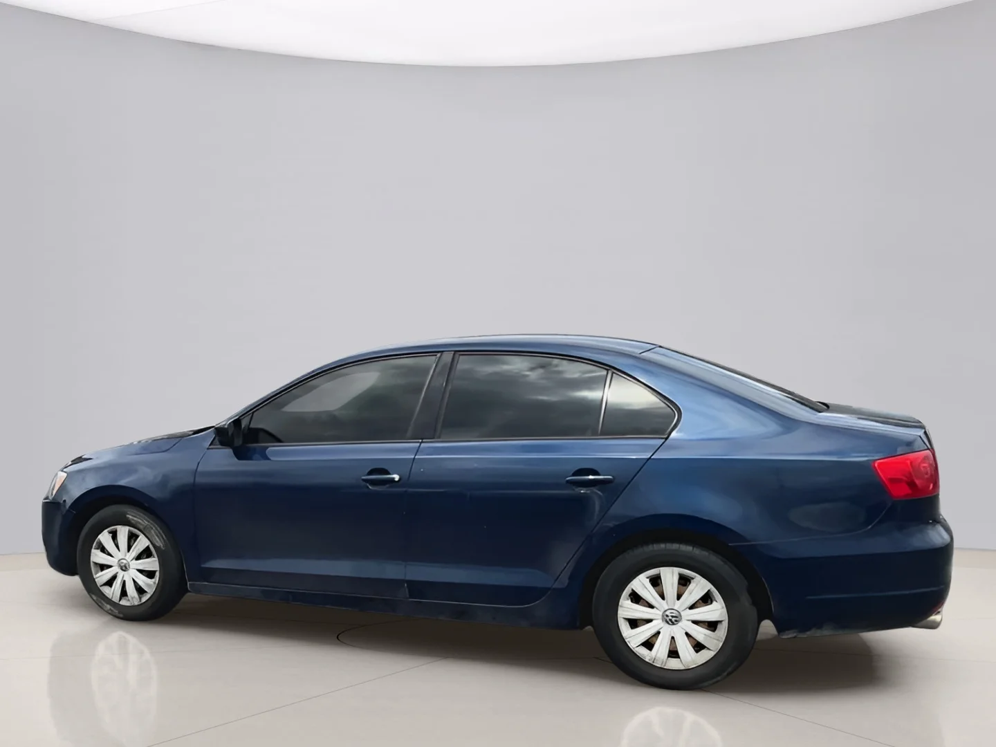 Used 2011 Blue Volkswagen  image 6