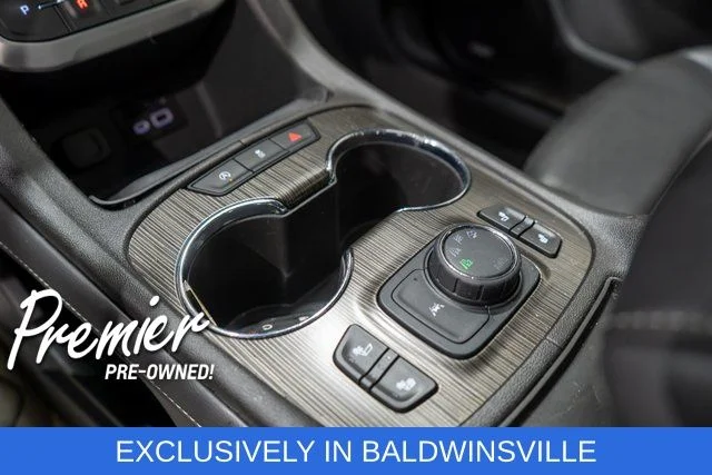 Used 2023 Silver GMC SLT image 31