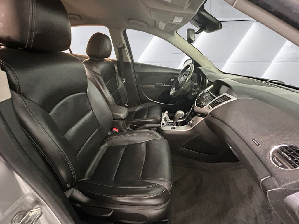 Used 2015 Silver Chevrolet 2LT image 13