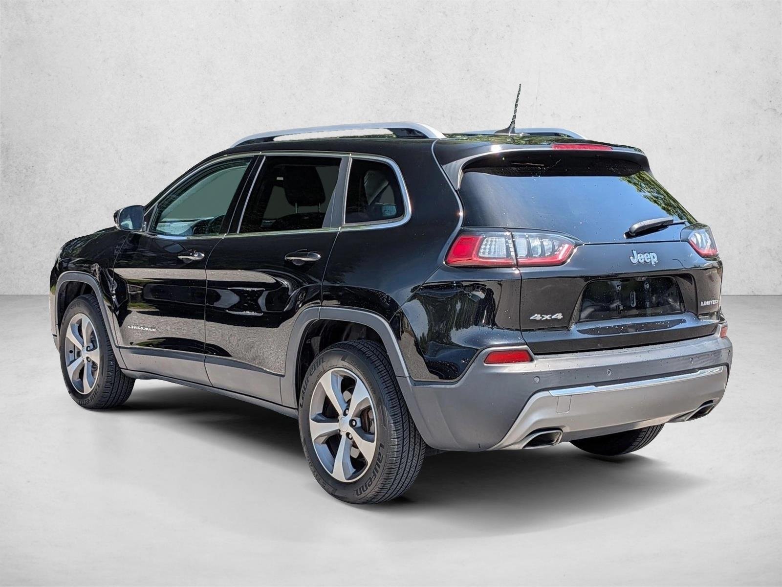 Used 2020 Diamond Black Crystal Pearlcoat Jeep Limited image 8