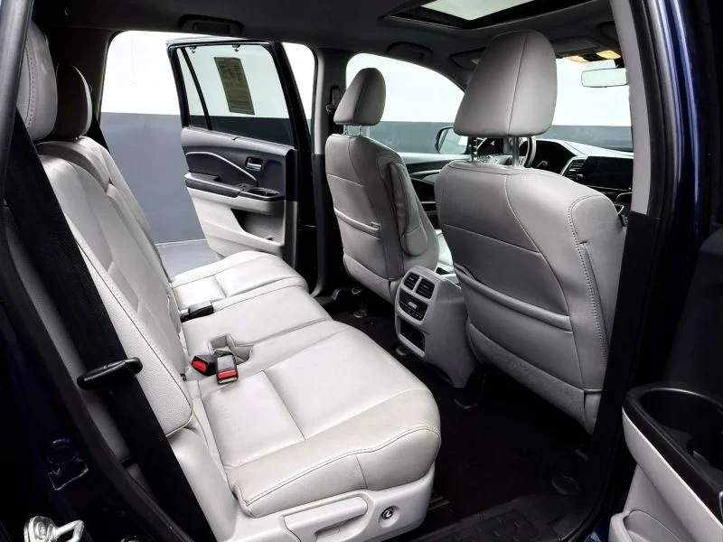 Used 2020  Honda EX-L Sport Utility 4D image 15
