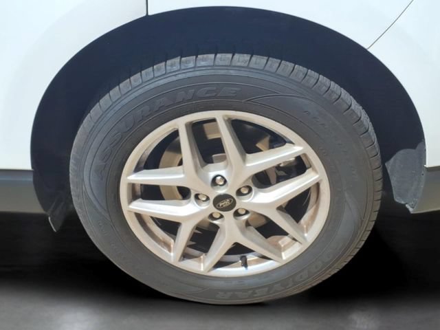 Used 2024  Ford SEL image 29