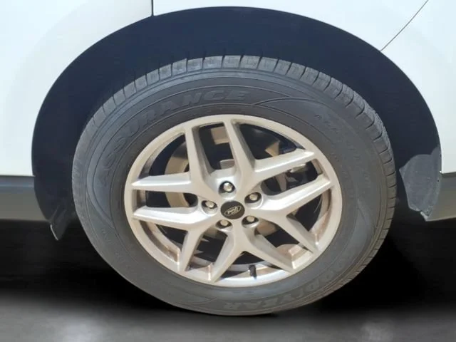 Used 2024  Ford SEL image 29