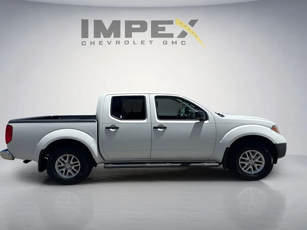 Used 2016  Nissan SV image 6