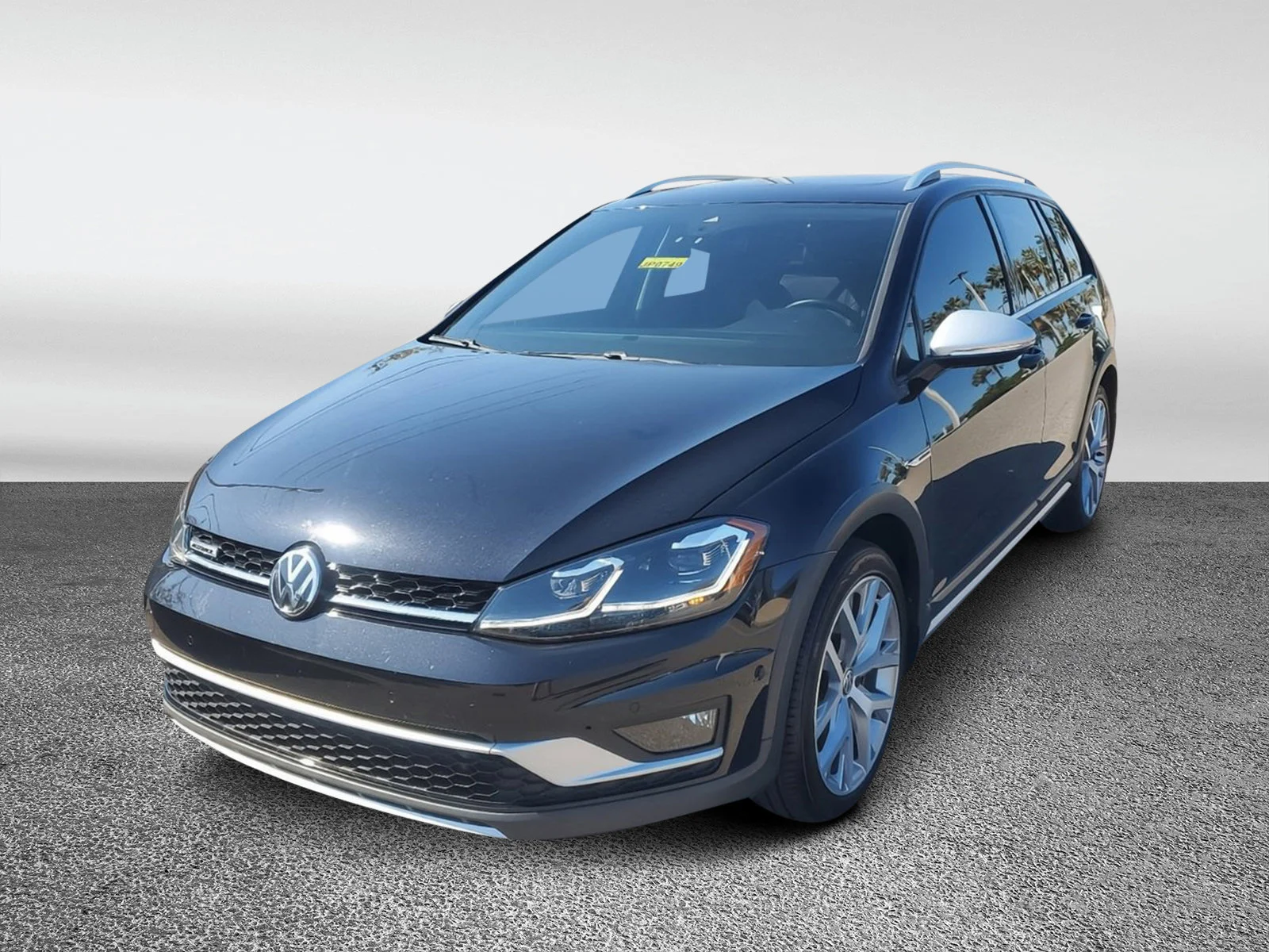 Used 2019  Volkswagen S image 3