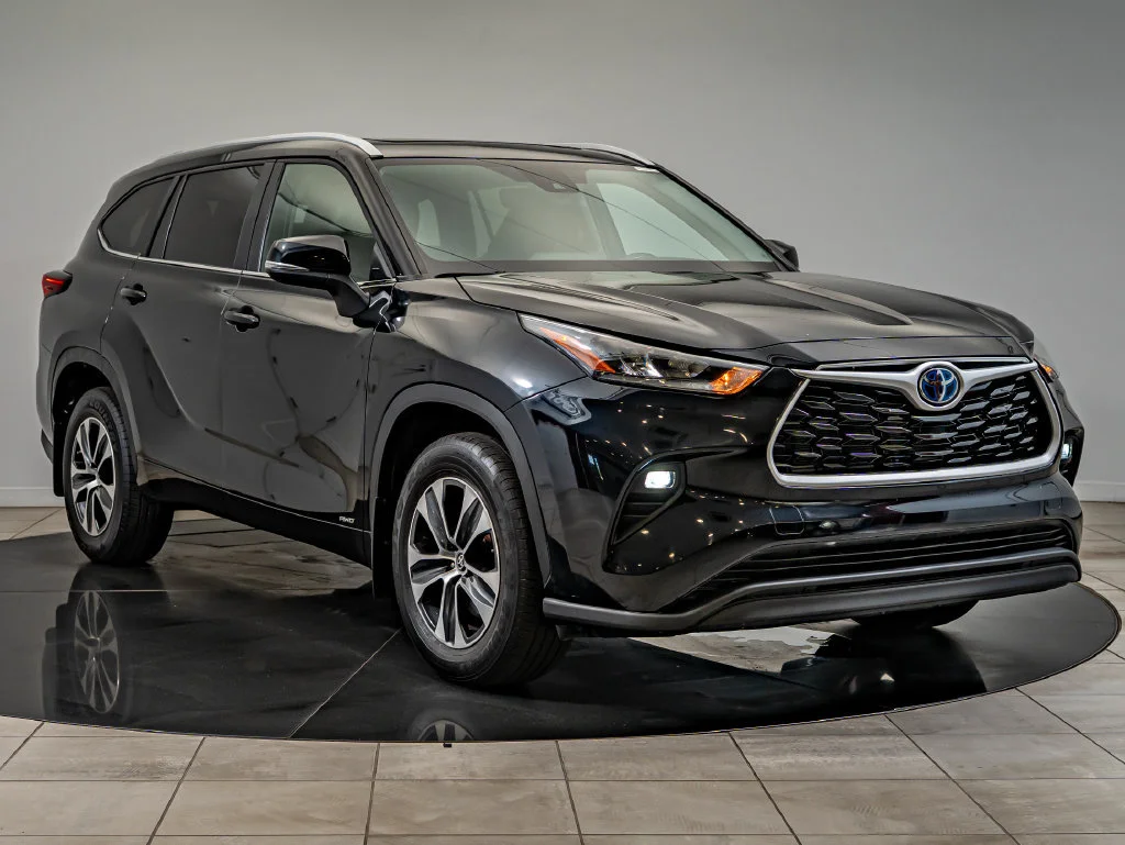 Used 2024 Black Toyota XLE image 12