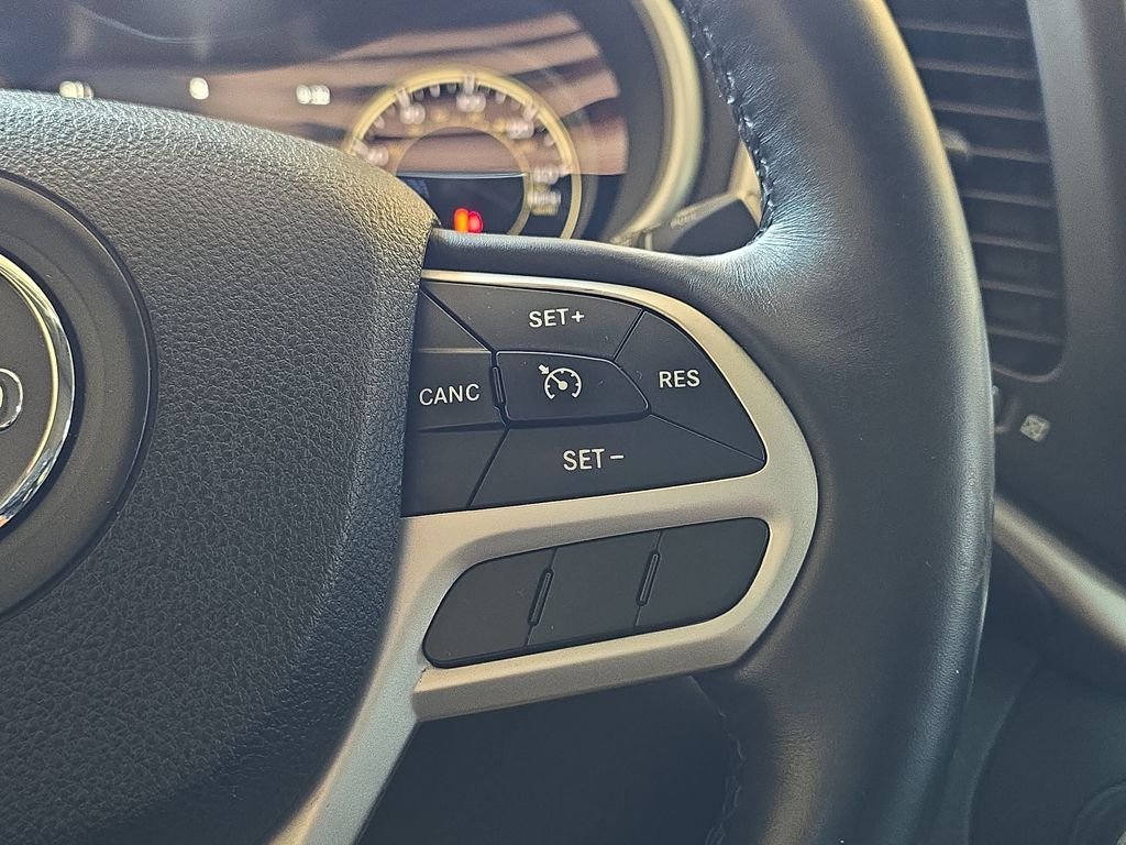 Used 2017 Red Jeep Trailhawk image 21
