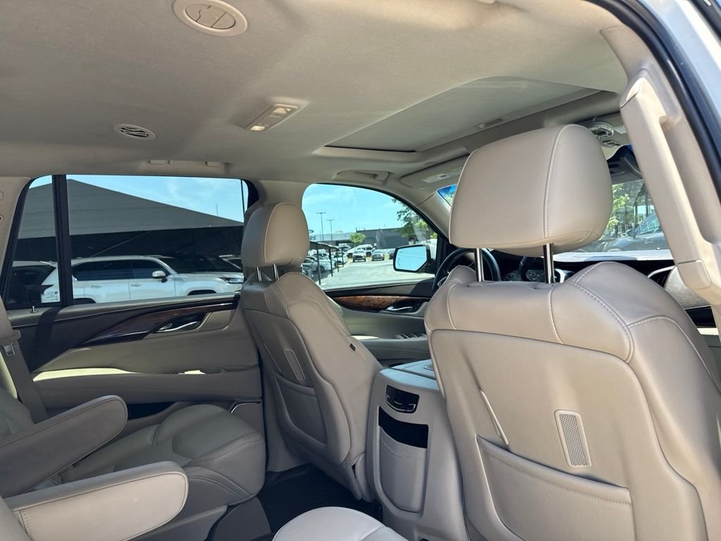 Used 2015 White Cadillac Luxury image 5